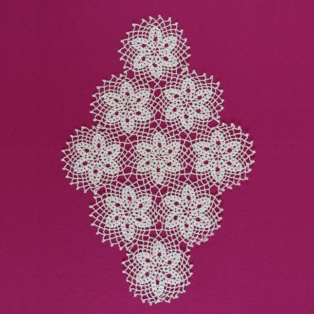 Spitze - Deko-Rautentischset 9 Blumen