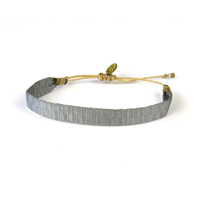Mittelgrosses handgewebtes Armband in Silbertönen - Guanabana