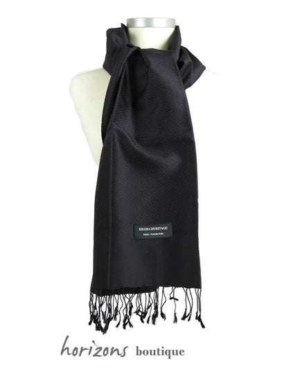 Le Krama en Soie Diamond Noir exemple