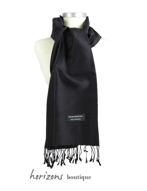 Le Krama en Soie Diamond Noir exemple
