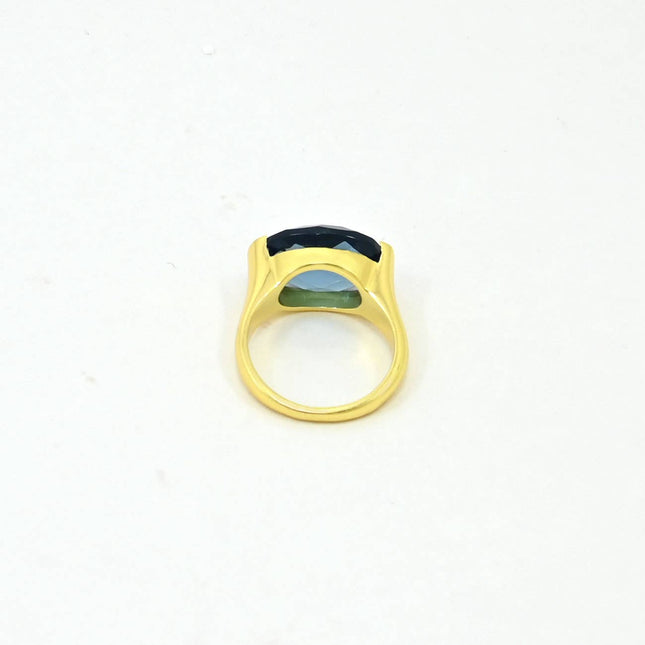 Amari Gold Ring Blauer Iolith - Schmuckoo x Noyre Berlin