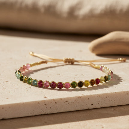 Bracelet Moon LeJu en tourmalines multicolores, tissé main, ajustable, 4mm de large.