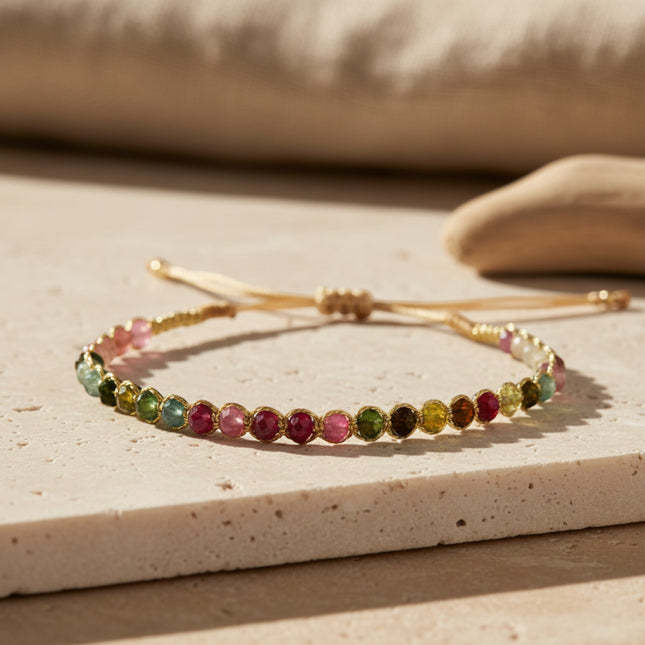 Bracelet Moon LeJu en tourmalines multicolores, tissé main, ajustable, 4mm de large.
