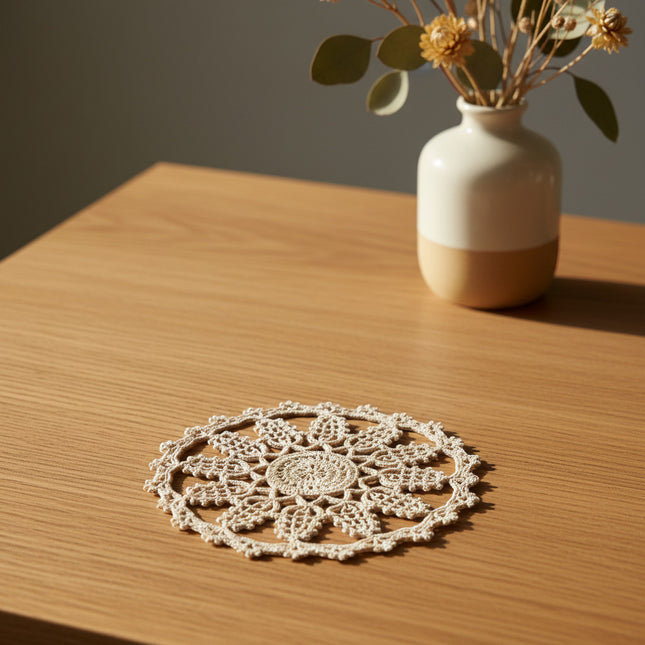 Horizons Boutique napperon rond beige en dentelle de coton crocheté, 18cm, motif géométrique, fait main.