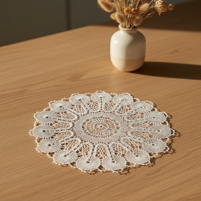 Horizons Boutique napperon rond en dentelle blanche de 24cm en coton, motif géométrique fait main.