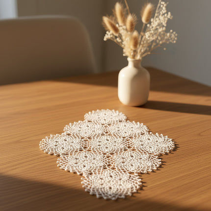 Horizons Boutique napperon losange en dentelle crochetée blanche, 42x29 cm, motif 9 fleurs stylisées, 100% coton.